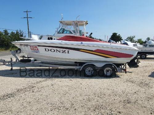 Donzi 22 ZX anmeldelser og tekniske specifikationer